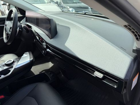 Used 2024 Kia EV6 Light AWD/4WD image 33