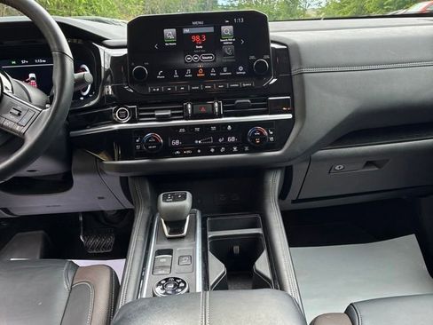Used 2024 Nissan Pathfinder Platinum w/ Cargo Package AWD/4WD image 18