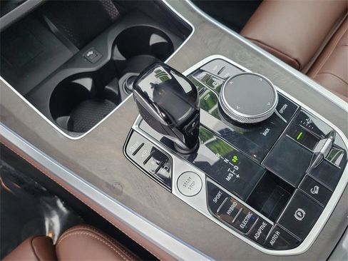 Used 2022 BMW X5 xDrive45e w/ Parking Assistance Package image 30
