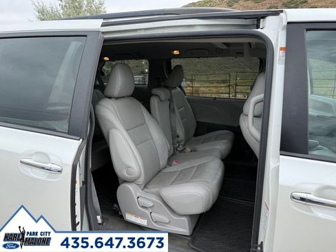 Used 2015 Toyota Sienna XLE Premium FWD image 34