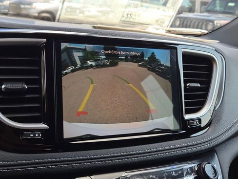 New 2026 Chrysler Pacifica Select image 31