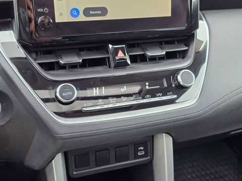 Certified 2023 Toyota Corolla Cross LE w/ Moonroof Package image 24