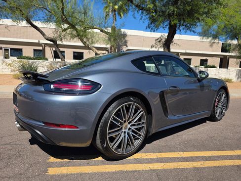 Used 2025 Porsche 718 Cayman S w/ Sport Chrono Package RWD image 6