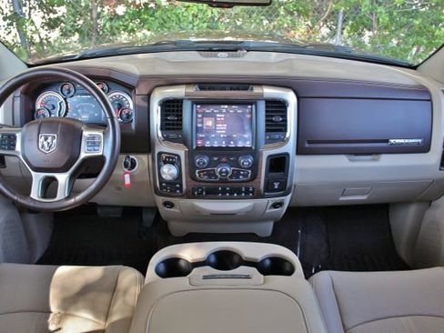 Used 2018 RAM 1500 Laramie image 10