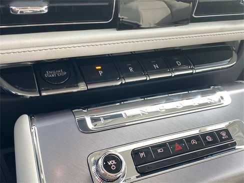 New 2026 Lincoln Aviator 2WD image 25