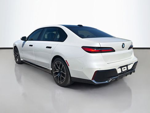 Certified 2025 BMW 740i image 6