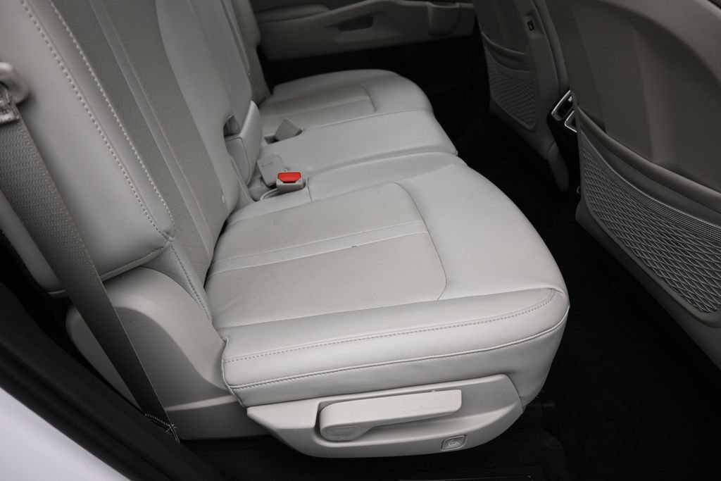 Used 2023 Kia Sorento S w/ Panoramic Sunroof Package FWD image 41
