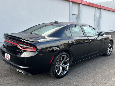 Used 2015 Dodge Charger SXT image 5