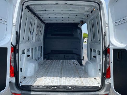 Used 2024 Mercedes-Benz Sprinter 2500 image 24