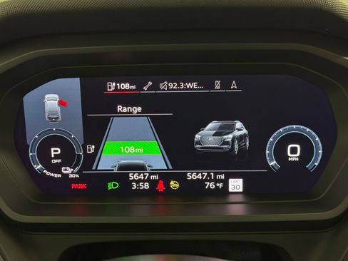 Used 2024 Audi Q4 e-tron Prestige image 23