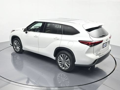 Used 2022 Toyota Highlander Platinum FWD image 37