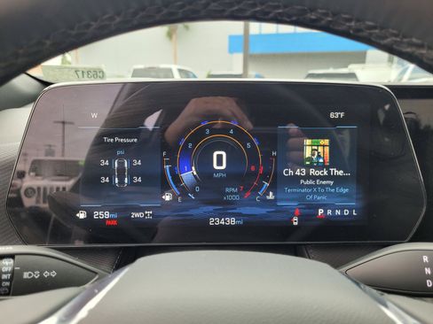 Used 2025 Chevrolet Equinox LT AWD/4WD image 24