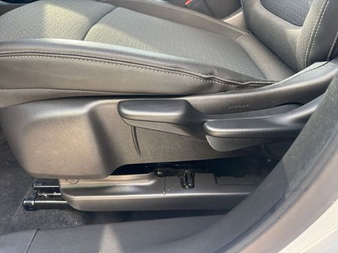 Used 2025 Buick Encore GX Preferred image 23