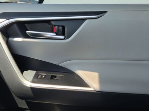 Used 2019 Toyota RAV4 XLE w/ Convenience Package image 13