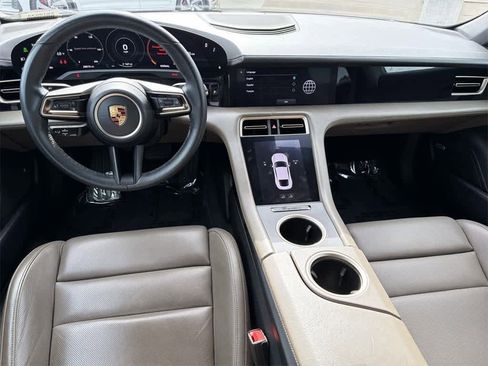 Used 2022 Porsche Taycan image 11