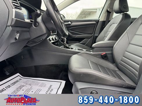Used 2024 Volkswagen Jetta SE image 37