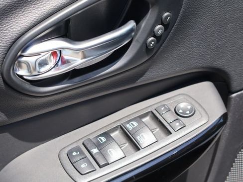 Used 2023 Jeep Cherokee Altitude Lux w/ Lux Elite Package AWD/4WD image 19
