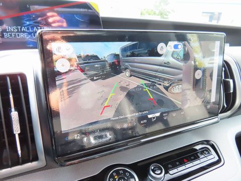 New 2025 Ford Expedition Active image 14