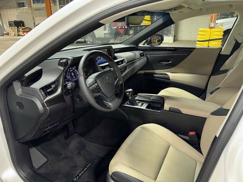 Used 2019 Lexus ES 350 w/ Premium Package FWD image 28