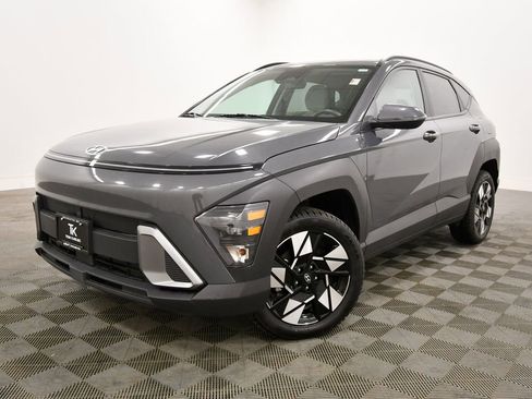 Used 2025 Hyundai Kona SEL image 2