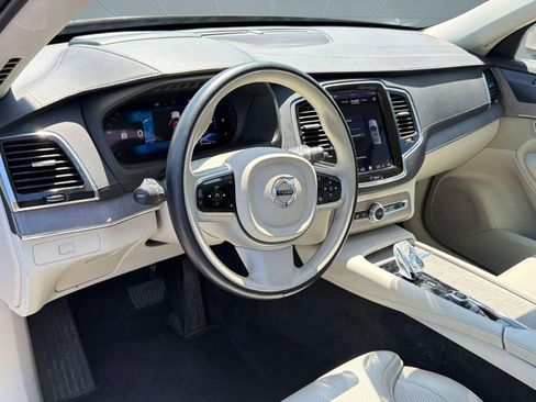 Certified 2023 Volvo XC90 B6 Ultimate w/ Protection Package AWD/4WD image 4