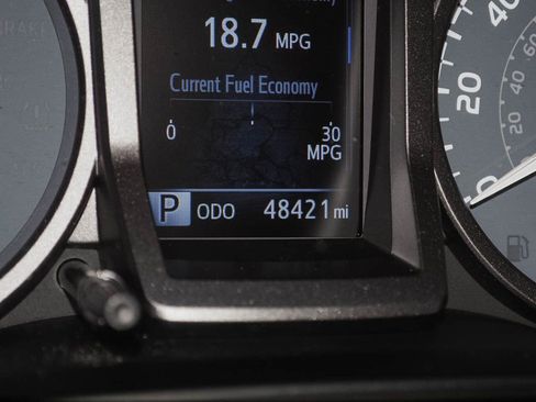 Used 2020 Toyota Tacoma TRD Sport AWD/4WD image 15