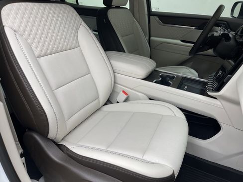 Used 2024 GMC Acadia Denali w/ Super Cruise Package image 25