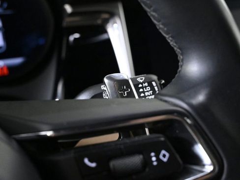 Certified 2024 Porsche Macan image 23