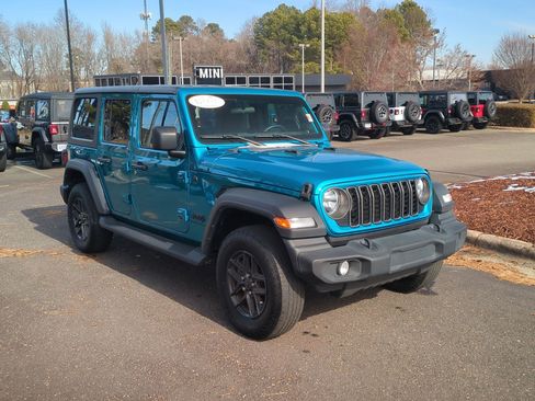 Used 2024 Jeep Wrangler Sport image 3