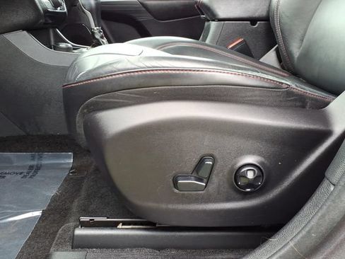 Used 2016 Jeep Cherokee Trailhawk w/ Leather Interior Group AWD/4WD image 16