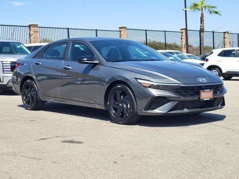 New 2026 Hyundai Elantra SEL Sport FWD image 32