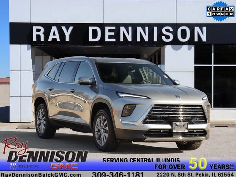 Used 2025 Buick Enclave Preferred image 1