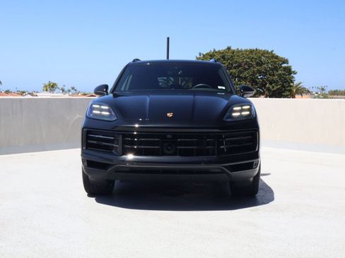 Certified 2025 Porsche Cayenne E-Hybrid AWD/4WD image 6