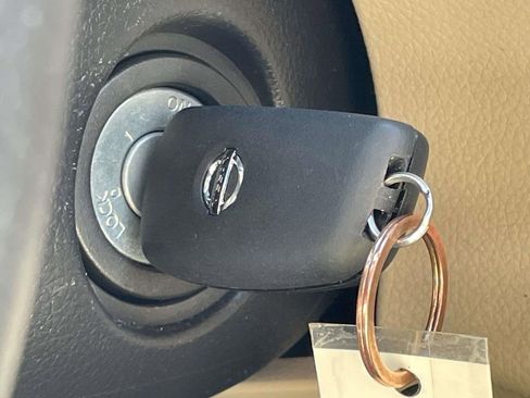 Used 2017 Nissan Rogue S image 30