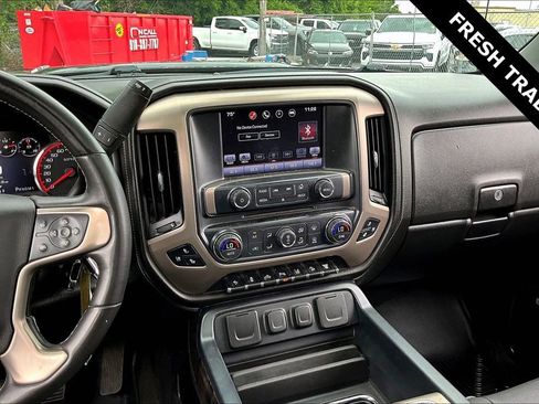 Used 2016 GMC Sierra 2500 Denali w/ Duramax Plus Package AWD/4WD image 10