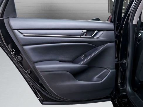 Used 2022 Honda Accord LX image 24
