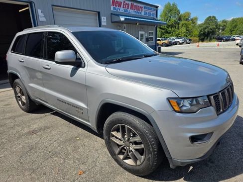 Used 2016 Jeep Grand Cherokee Laredo 75th Anniversary AWD/4WD image 3