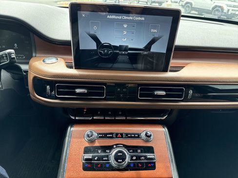 Used 2020 Lincoln Aviator Reserve w/ Equipment Group 202A AWD/4WD image 21