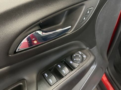 Used 2022 Chevrolet Equinox LT image 4