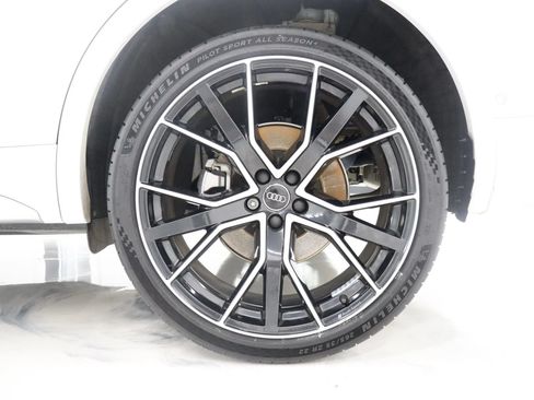 Used 2024 Audi Q5 2.0T Prestige AWD/4WD image 13