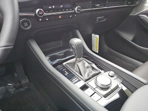 New 2026 MAZDA MAZDA3 Hatchback w/Premium Plus Pkg image 18