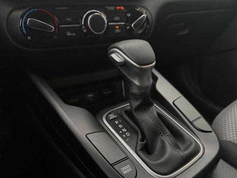 Used 2025 Kia Soul LX w/ LX Technology Package image 35