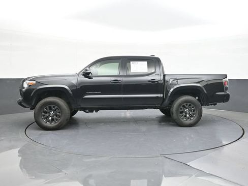 Used 2022 Toyota Tacoma SR5 w/ Technology Package AWD/4WD image 8