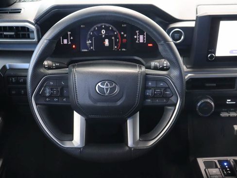 Used 2025 Toyota 4Runner SR5 AWD/4WD image 9