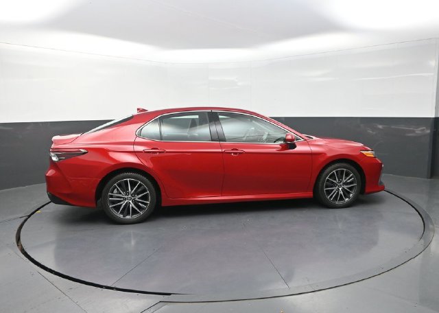 Used 2023 Toyota Camry XLE w/ Cold Weather Package FWD image 9