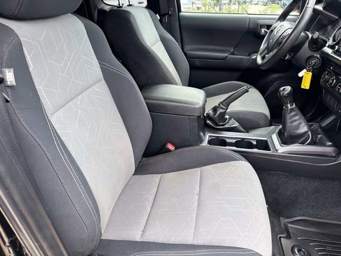 Used 2020 Toyota Tacoma TRD Sport AWD/4WD image 14