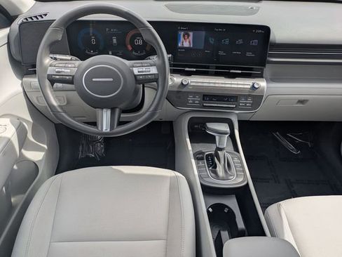 Used 2025 Hyundai Kona SEL image 24