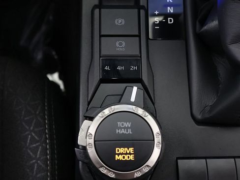 Used 2025 Toyota 4Runner SR5 AWD/4WD image 45