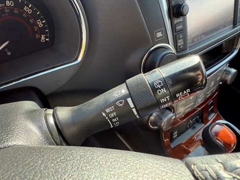 Used 2013 Toyota Highlander Limited image 32