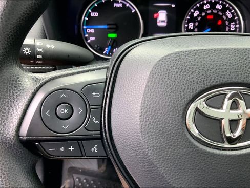 Used 2021 Toyota RAV4 LE image 24